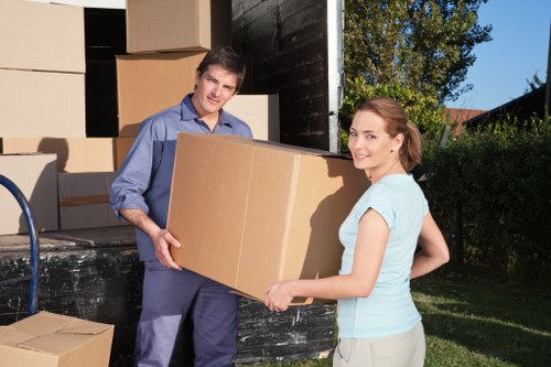 Local van moving service in the Canary Wharf area